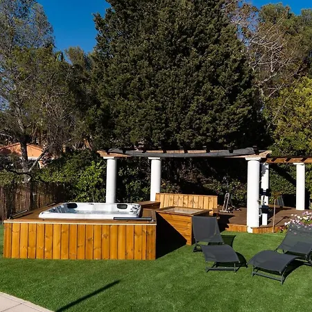 4 - Parking - Piscine Commune Apartamento *