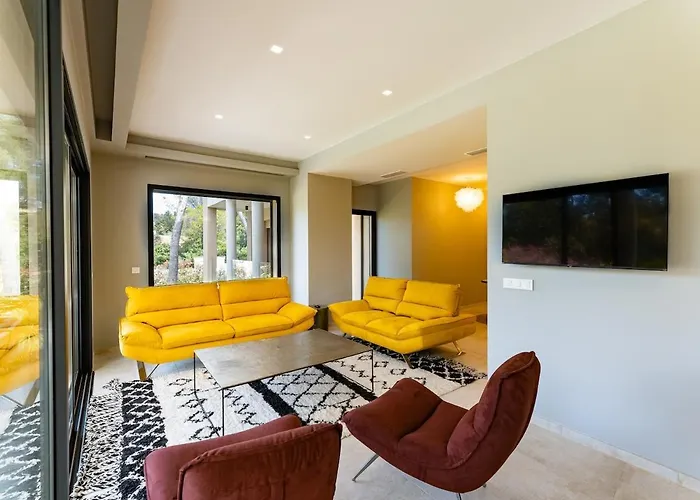 4 - Parking - Piscine Commune Apartamento