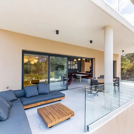 Appartement Appart Hotel 4 Chambres Piscine & Jacuzzi A Saint-Raphael