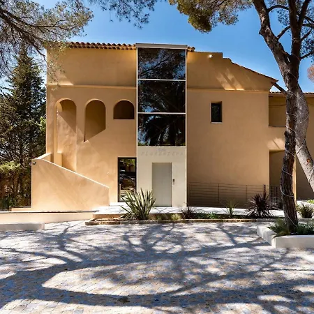 Appartement Appart Hotel 4 Chambres Piscine & Jacuzzi A Saint-Raphael *