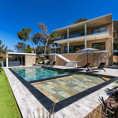 4 - Parking - Piscine Commune Lägenhet