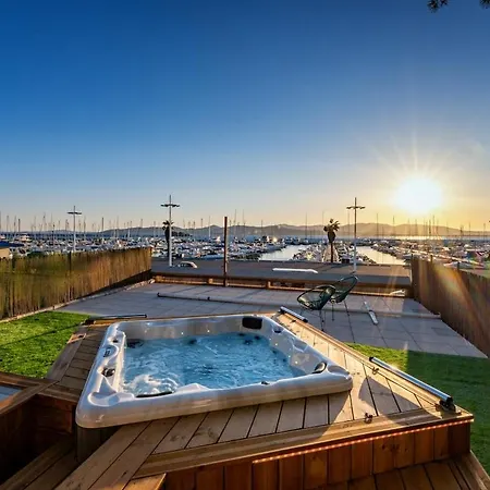 Appartement Appart Hotel 4 Chambres Piscine & Jacuzzi A Saint-Raphael