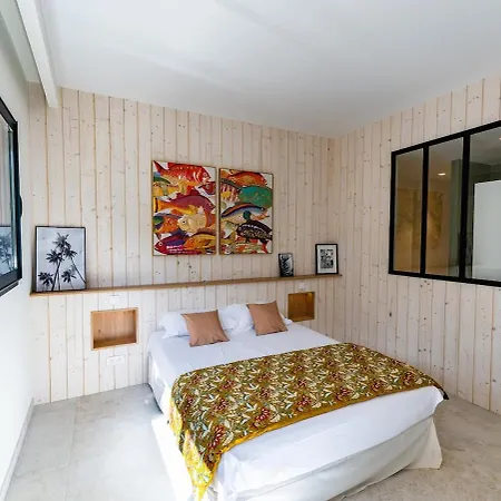 Appart Hotel 4 Chambres Piscine & Jacuzzi A Saint-Raphael