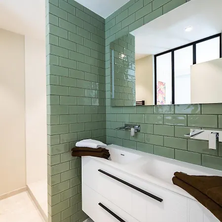 Appartement Appart Hotel 4 Chambres Piscine & Jacuzzi A Saint-Raphael *