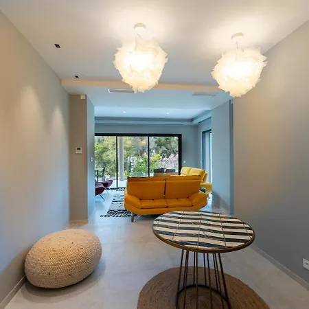Appart Hotel 4 Chambres Piscine & Jacuzzi A Saint-Raphael Appartement *