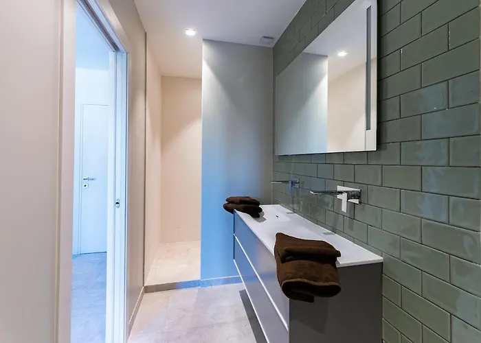 4 - Parking - Piscine Commune Saint-Raphaël