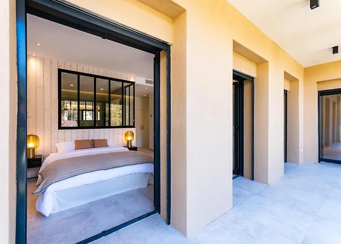 4 - Parking - Piscine Commune Apartamento *