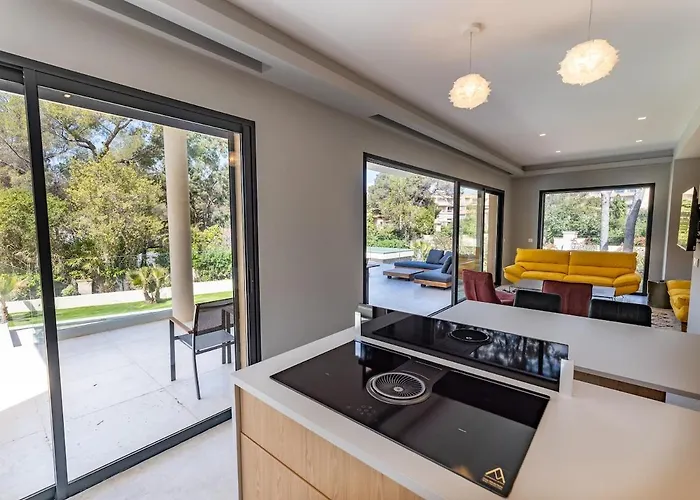 4 - Parking - Piscine Commune