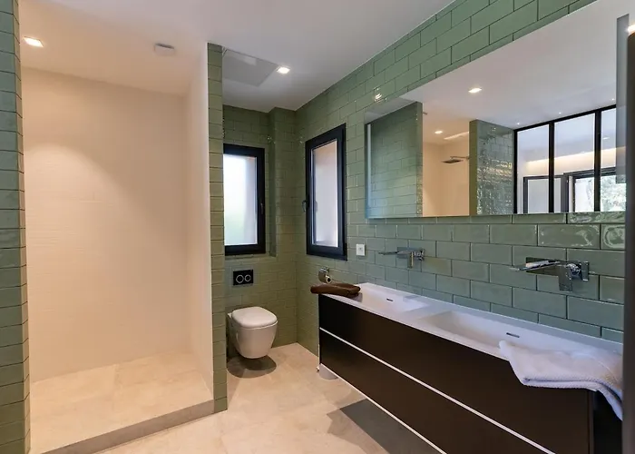 4 - Parking - Piscine Commune Apartmán Saint-Raphaël