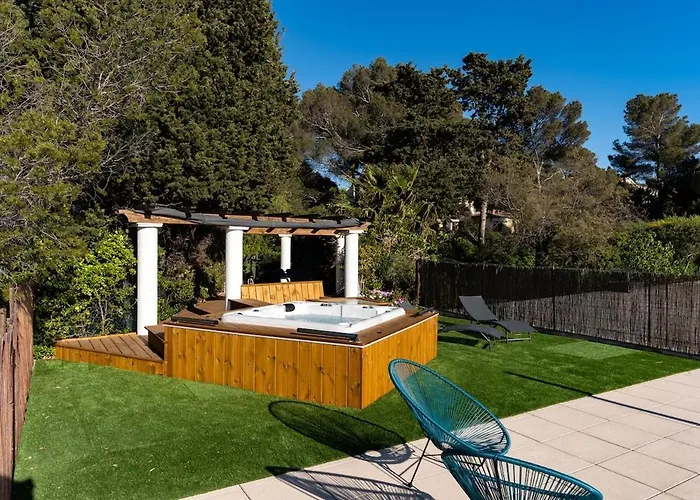 4 - Parking - Piscine Commune