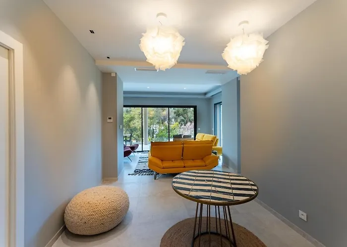 4 - Parking - Piscine Commune Apartamento *